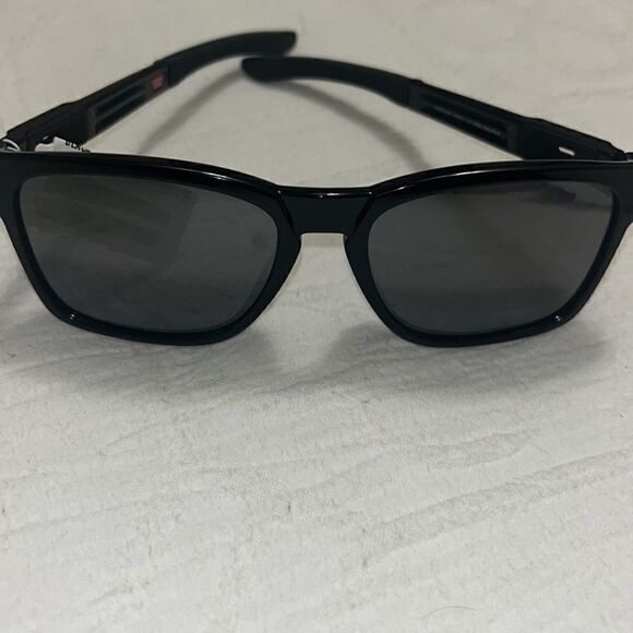 Oakley’s catalyst Mens Sunglasses NWT - Picture 8 of 9